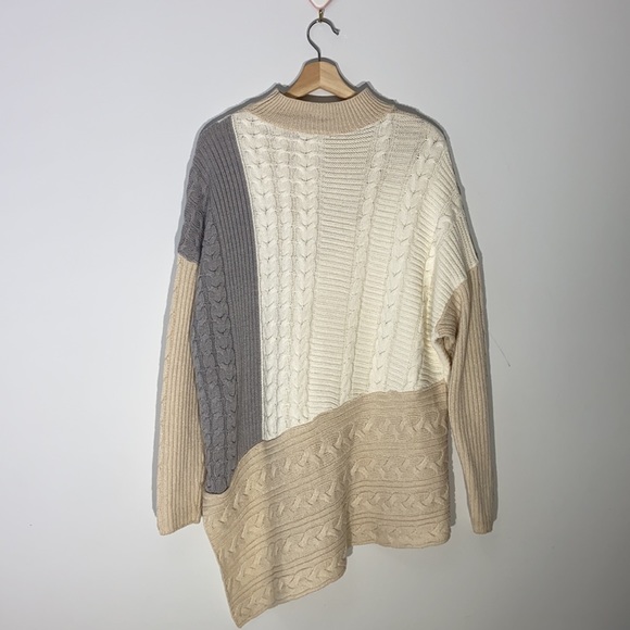 Colour Block Knit Crewneck Sweater - Picture 6 of 13